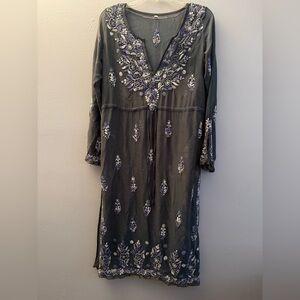 FINAL SALE‼️Silk Embroidered Gray Tunic Top size 38
